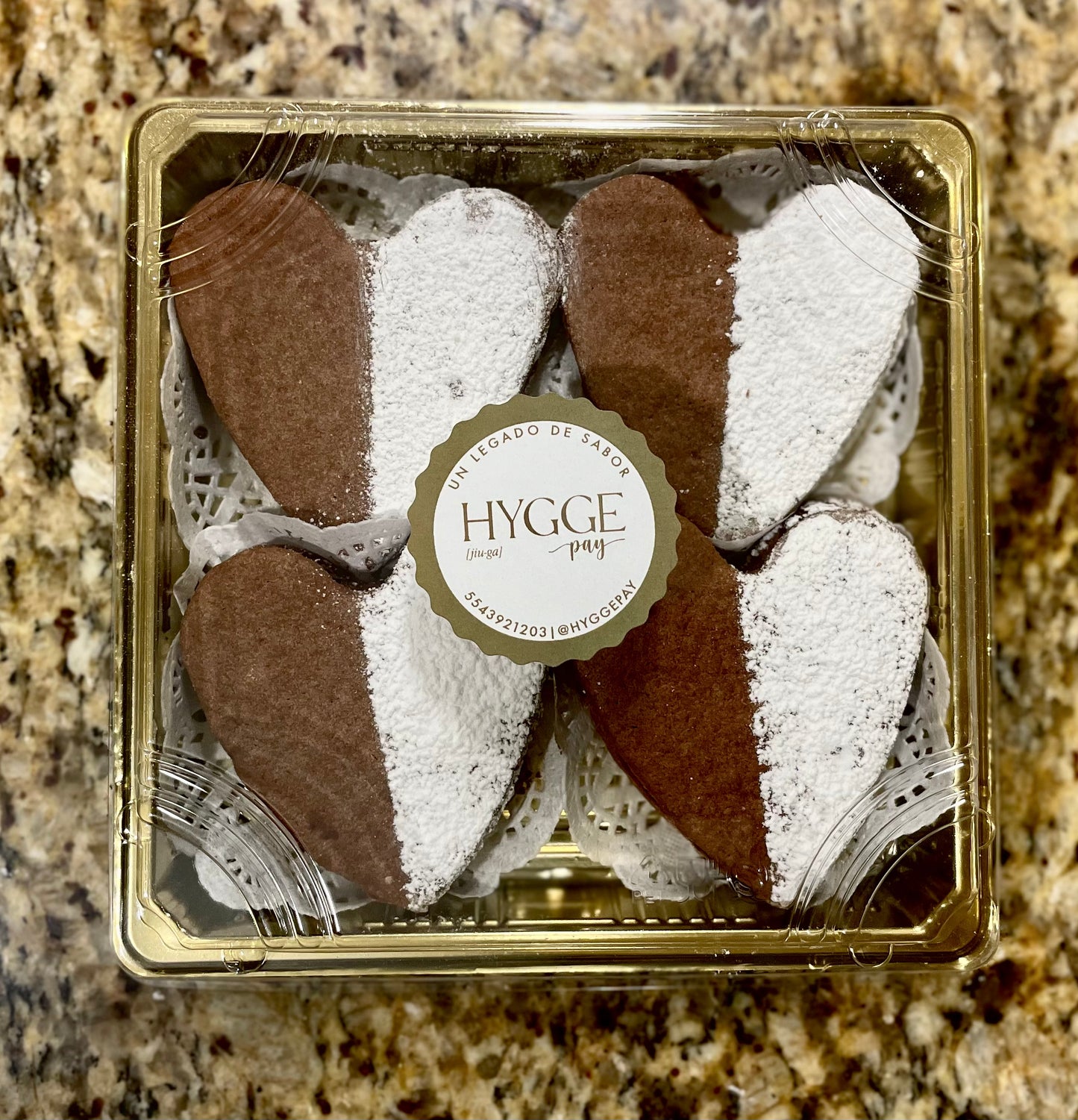 Caja Con 4 Alfajores Corazón De Chocolate Hershey's