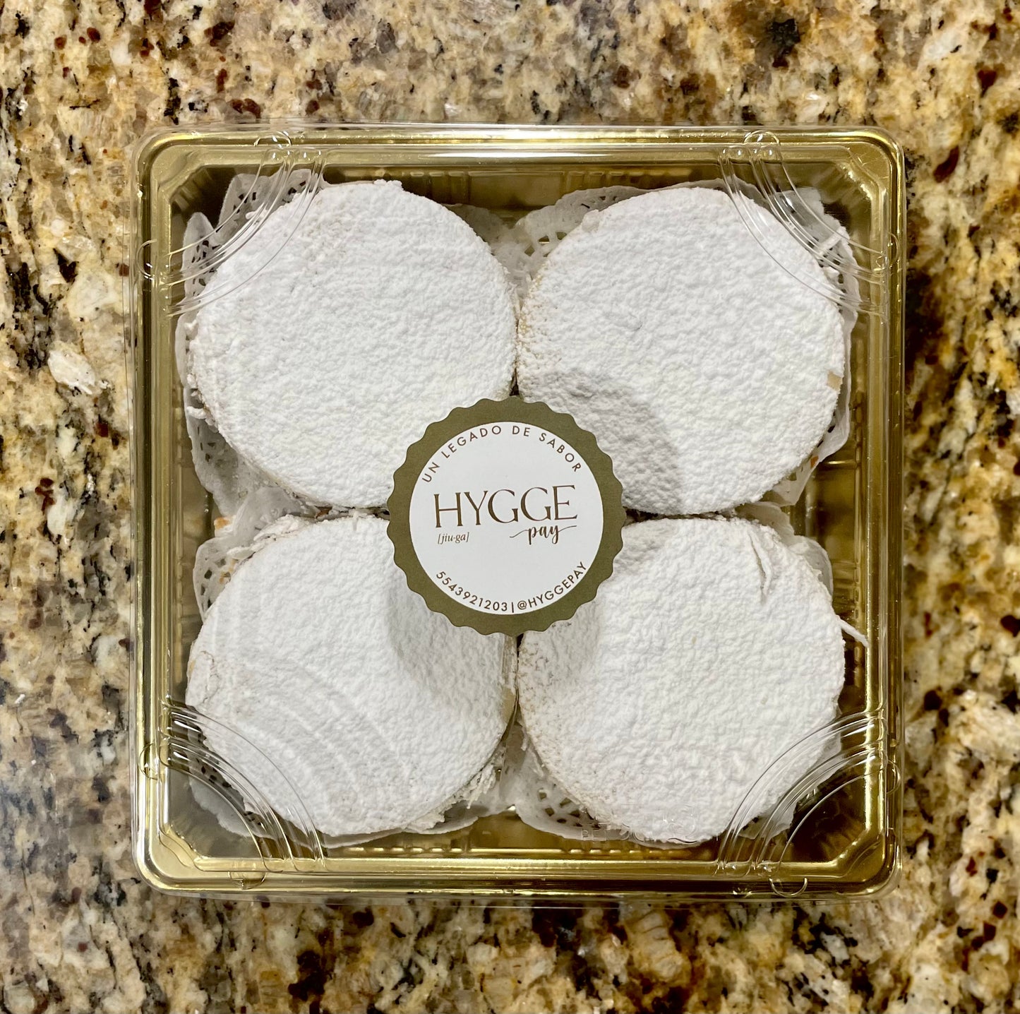 Caja Con 4 Alfajores De Maicena Rellenos De Dulce De Leche