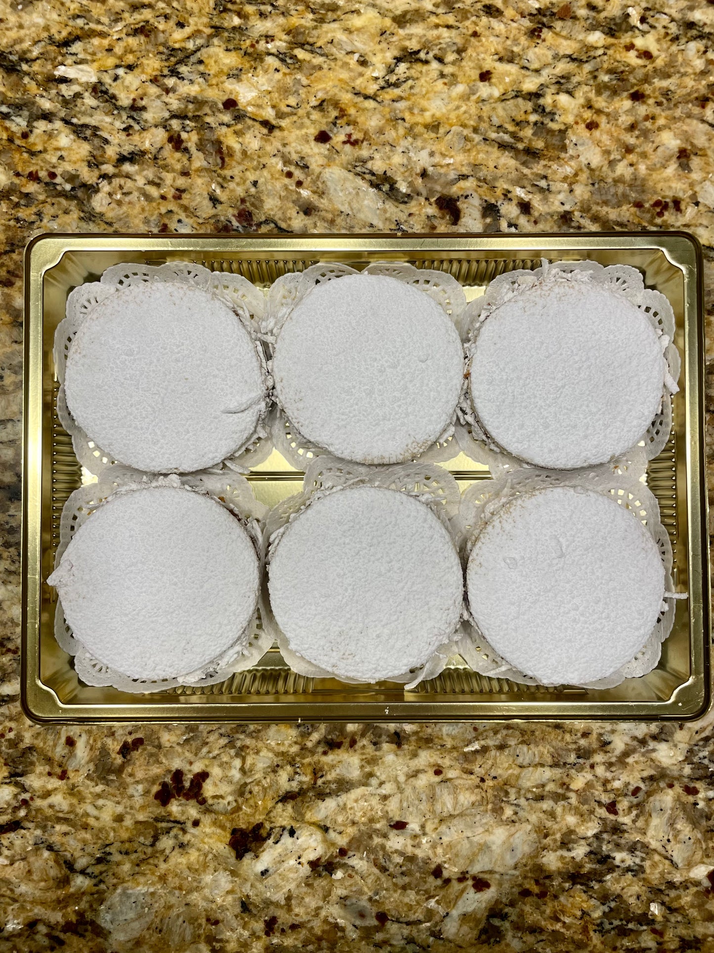 Caja Con 6 Alfajores De Maicena Rellenos De Dulce De Leche