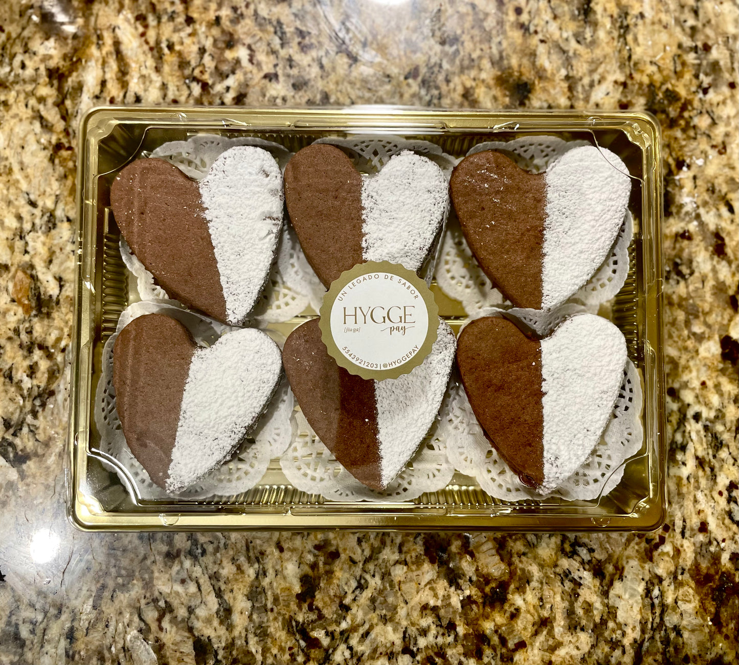 Caja Con 6 Alfajores Corazón De Chocolate Hershey's
