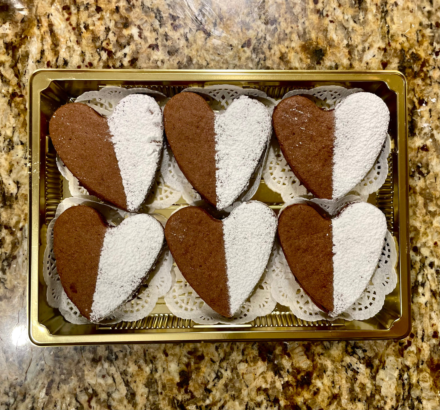 Caja Con 6 Alfajores Corazón De Chocolate Hershey's
