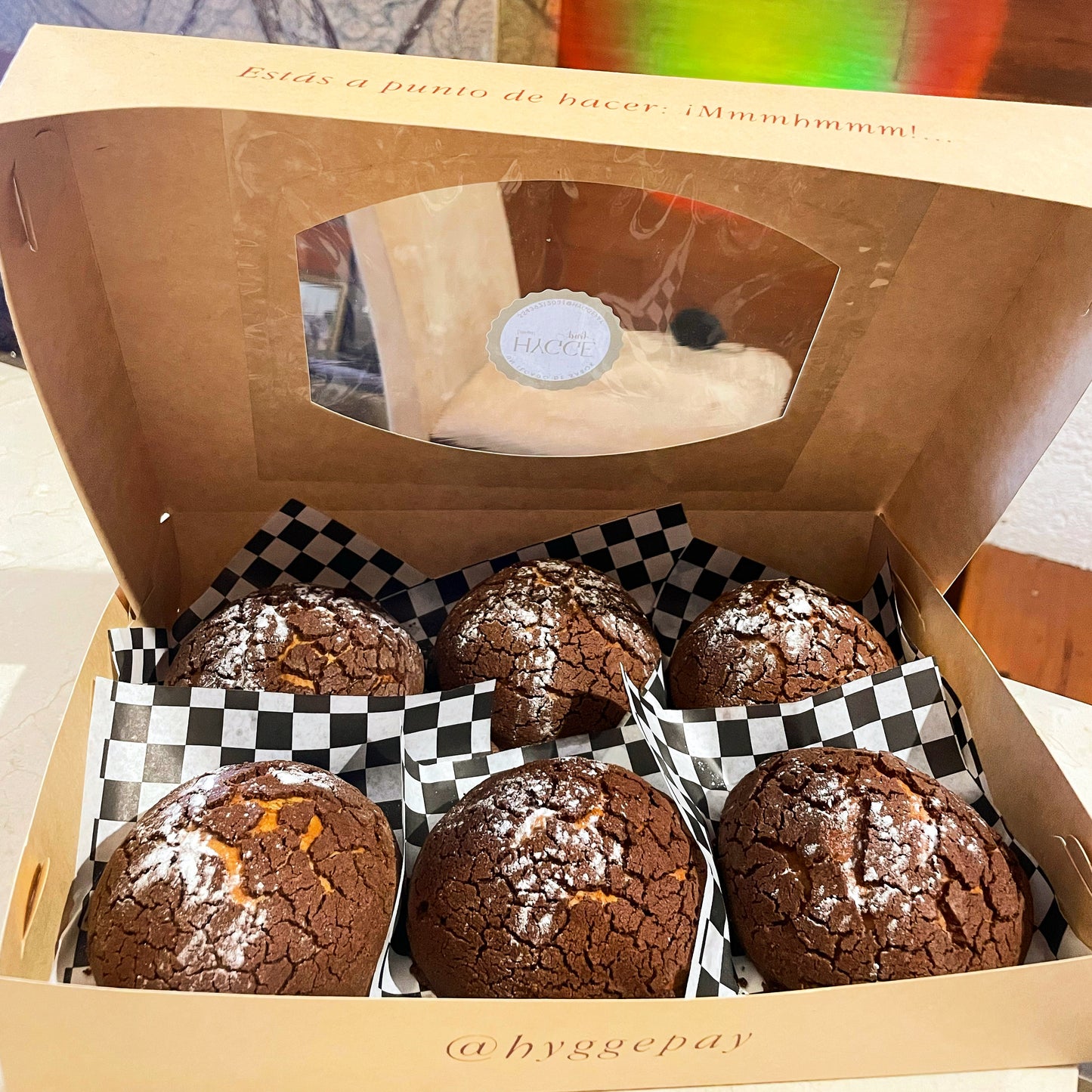 Caja de 6 conchas con costra de Chocolate Hershey's